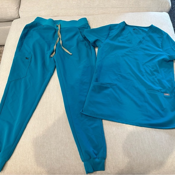 Figs Women's Scrub Set in Teal and Beige - Picture 3 of 3